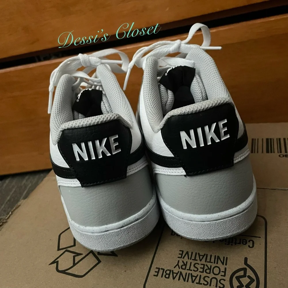 Nike Men's Low-Top Casual Sneaker in White, Light Gray, & Black - Picture 3 of 6